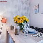 Apartman Private Terrace In Heart Of